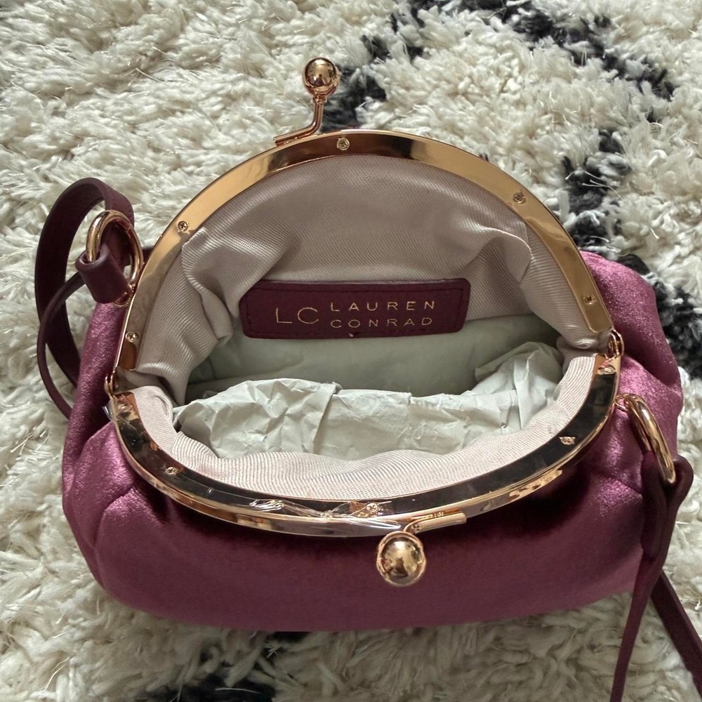 Lauren Conrad Pink Velvet Kiss Lock Crossbody Bag Gold Hardware Purse - Picture 3 of 3